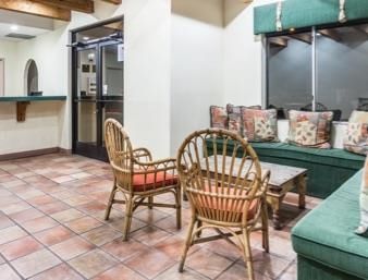 Super 8 By Wyndham Cottonwood Hotel Interior photo